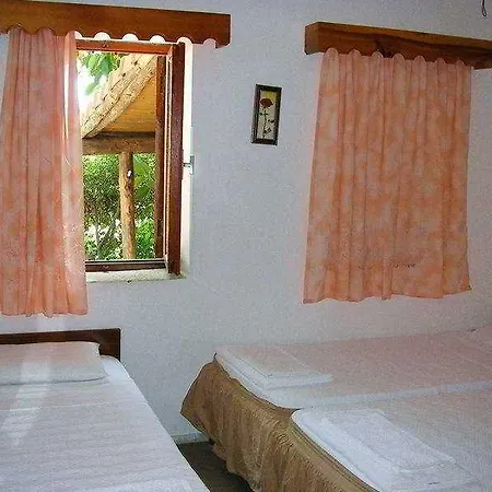 Yuekser Gasthof Side